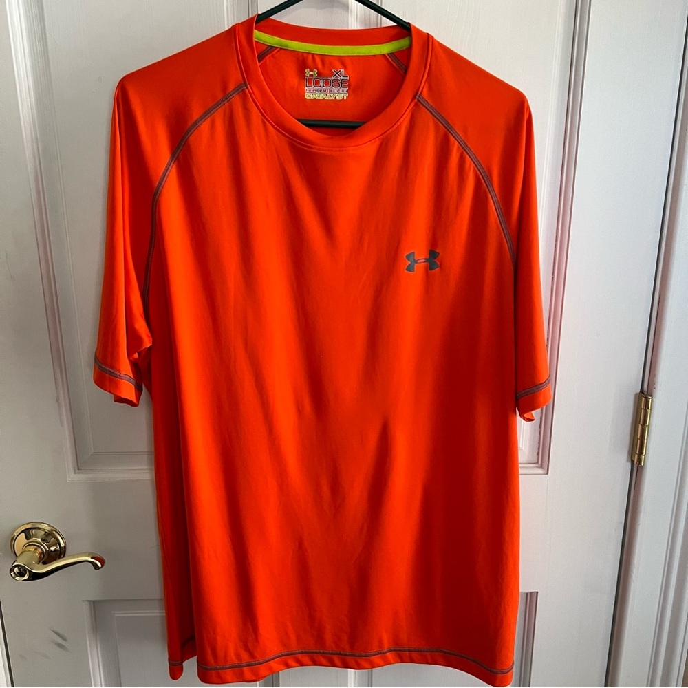 Mens UNDER ARMOUR Loose Catalyst HeatGear S/S Shirt Size XL Orange & Grey